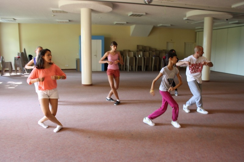 Village Camps International Summer Camp Leysin, Switzerland 2026-07-25 https://www.villagecamps.com/journals_admin/images/686-20-dance (37).jpg